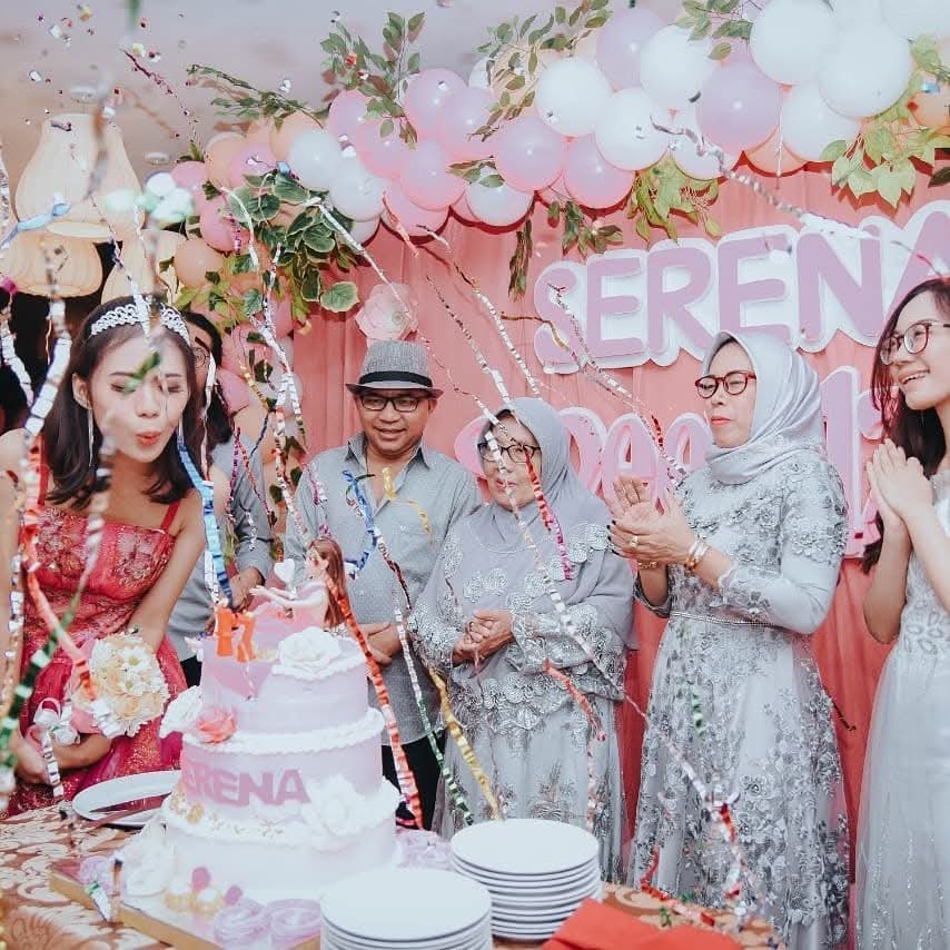 Dekorasi Sweet 17th Ulang Tahun Tema Pink Blossom