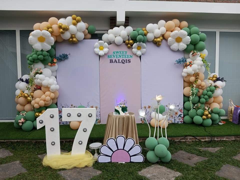 Dekorasi Sweet 17th Tema Pastel Floral Garden